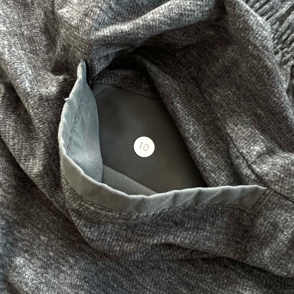 Lululemon Unlined Shorts Size 10 - Picture 4 of 4